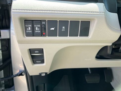 Certified 2025 Honda Odyssey EX-L image 30