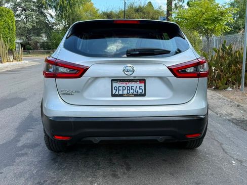 Used 2022 Nissan Rogue Sport S FWD image 8
