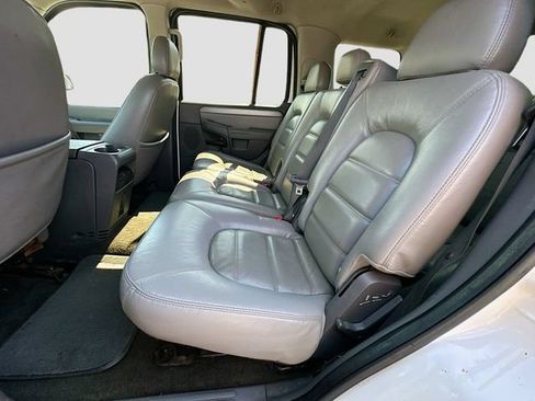 Used 2005 Ford Explorer XLT AWD/4WD image 23
