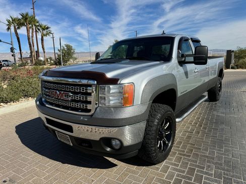 Used 2013 GMC Sierra 2500 SLT image 3