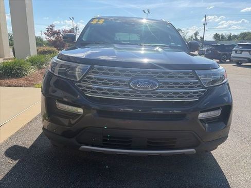 Used 2022 Ford Explorer Limited w/ Equipment Group 301A RWD image 3