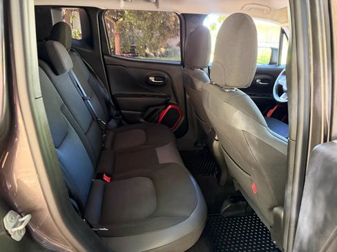 Used 2016 Jeep Renegade Trailhawk AWD/4WD image 27