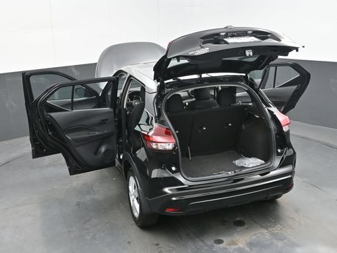 Certified 2025 Nissan Kicks Play S image 41