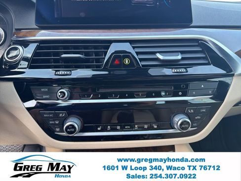 Used 2019 BMW 530e w/ Convenience Package RWD image 17