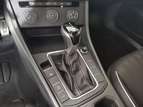 Used 2024 Volkswagen Jetta Sport image 15