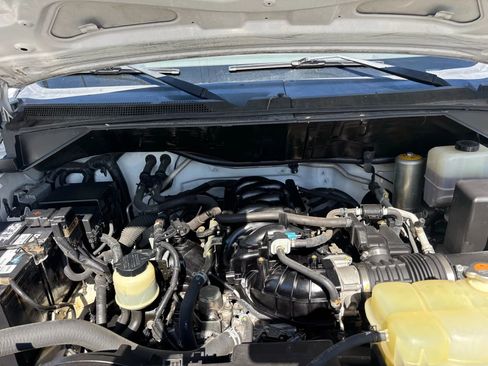 Used 2019 Nissan NV 2500 SV image 16