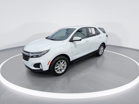 Used 2024 Chevrolet Equinox LT w/ Driver Convenience Package image 4