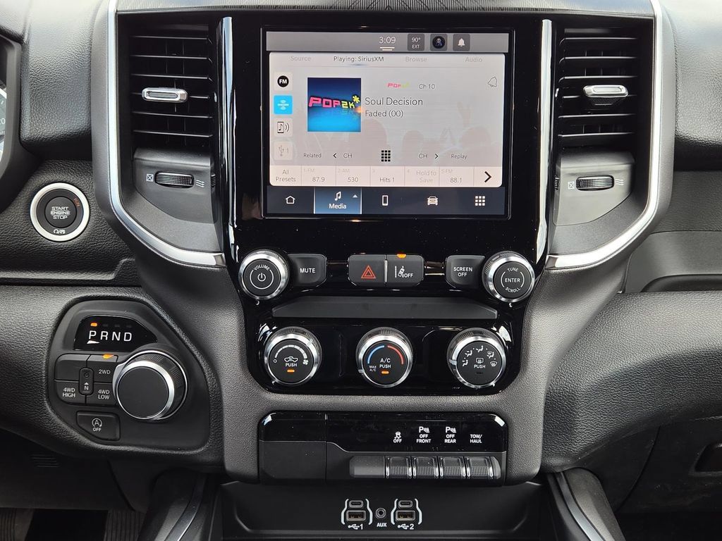New 2026 RAM 1500 Express AWD/4WD image 12