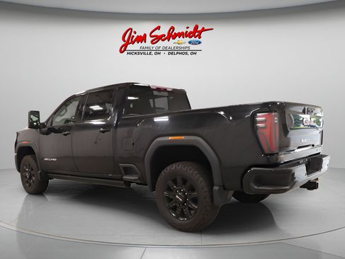 Used 2025 GMC Sierra 2500 AT4 w/ AT4 Premium Plus Package AWD/4WD image 4