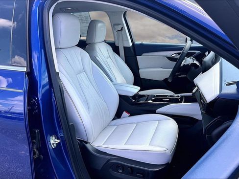 Used 2025 Buick Envision Avenir AWD/4WD image 29