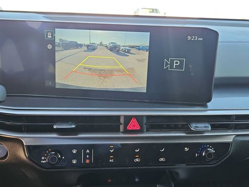 Used 2024 Kia Sorento LX FWD image 20
