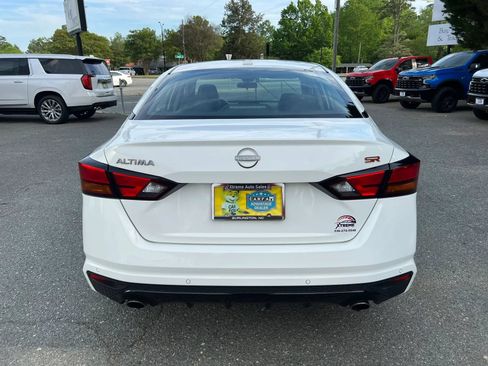 Used 2024 Nissan Altima 2.5 SR FWD image 8