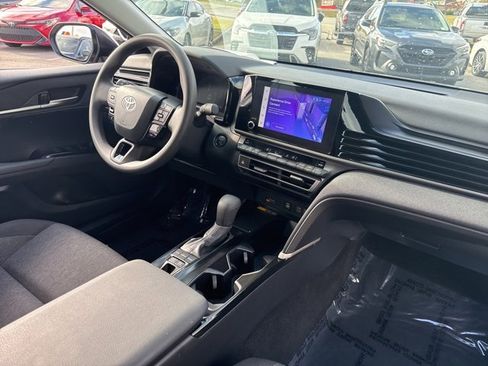 Used 2025 Toyota Camry LE image 10