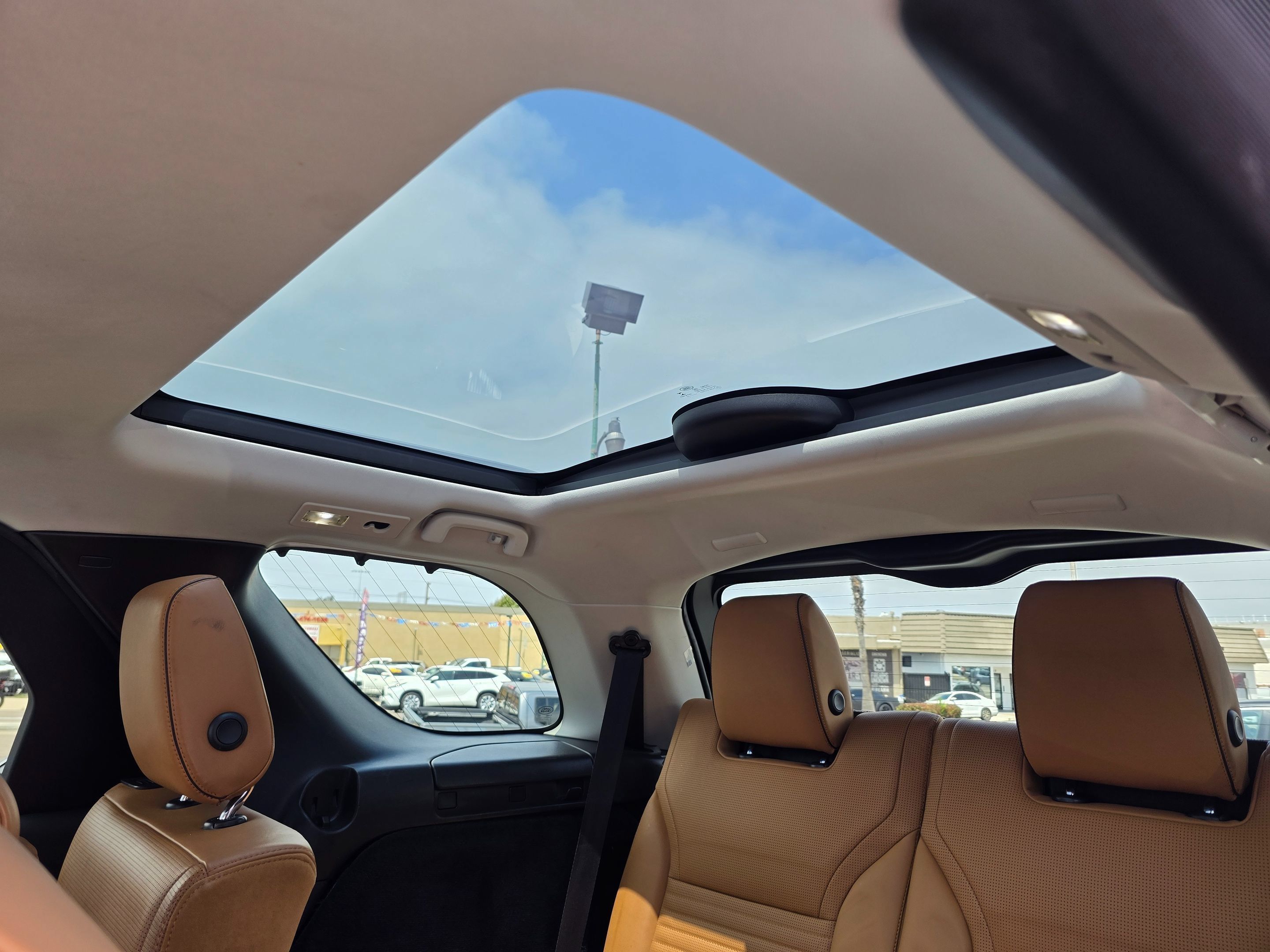 Used 2018 Land Rover Discovery HSE AWD/4WD image 20