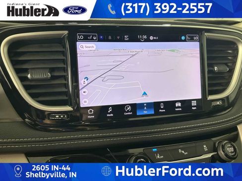 Used 2024 Chrysler Pacifica Limited FWD image 18