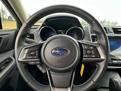 Used 2019 Subaru Outback 2.5i Premium image 13