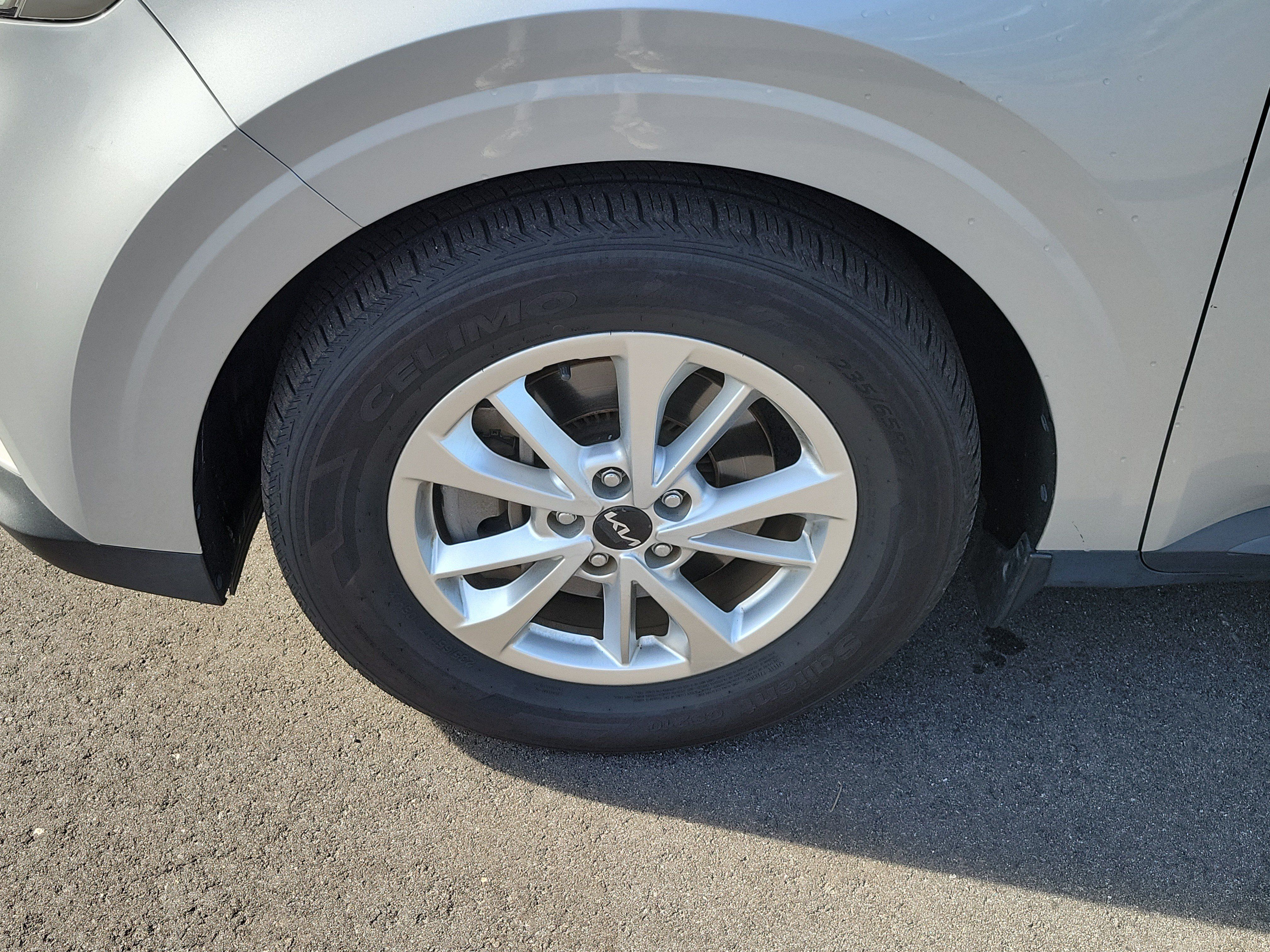 Used 2022 Kia Carnival LX FWD image 38