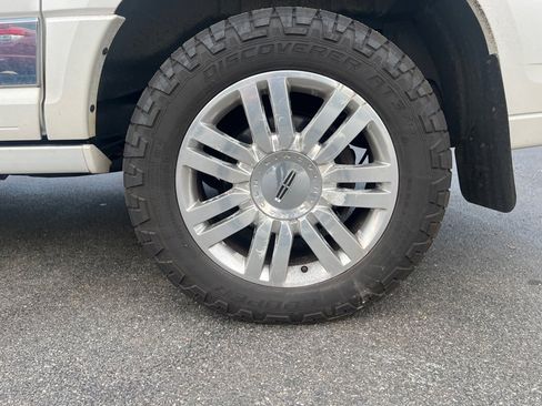 Used 2012 Lincoln Navigator L 4WD image 40