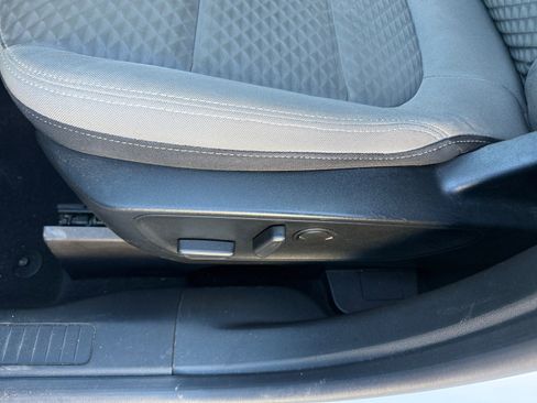 Used 2020 Ford Escape SE image 15