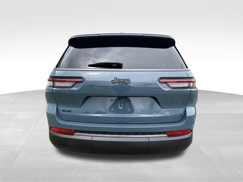 New 2026 Jeep Grand Cherokee L Limited w/ Limited Altitude Package AWD/4WD image 17