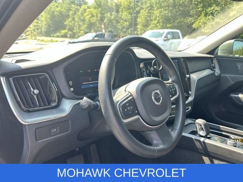 Used 2023 Volvo XC60 B5 Core w/ Climate Package AWD/4WD image 9
