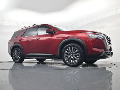 Used 2023 Nissan Pathfinder SL w/ SL Premium Package AWD/4WD image 42