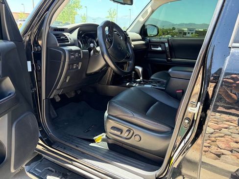 Used 2022 Toyota 4Runner TRD Off-Road Premium AWD/4WD image 14