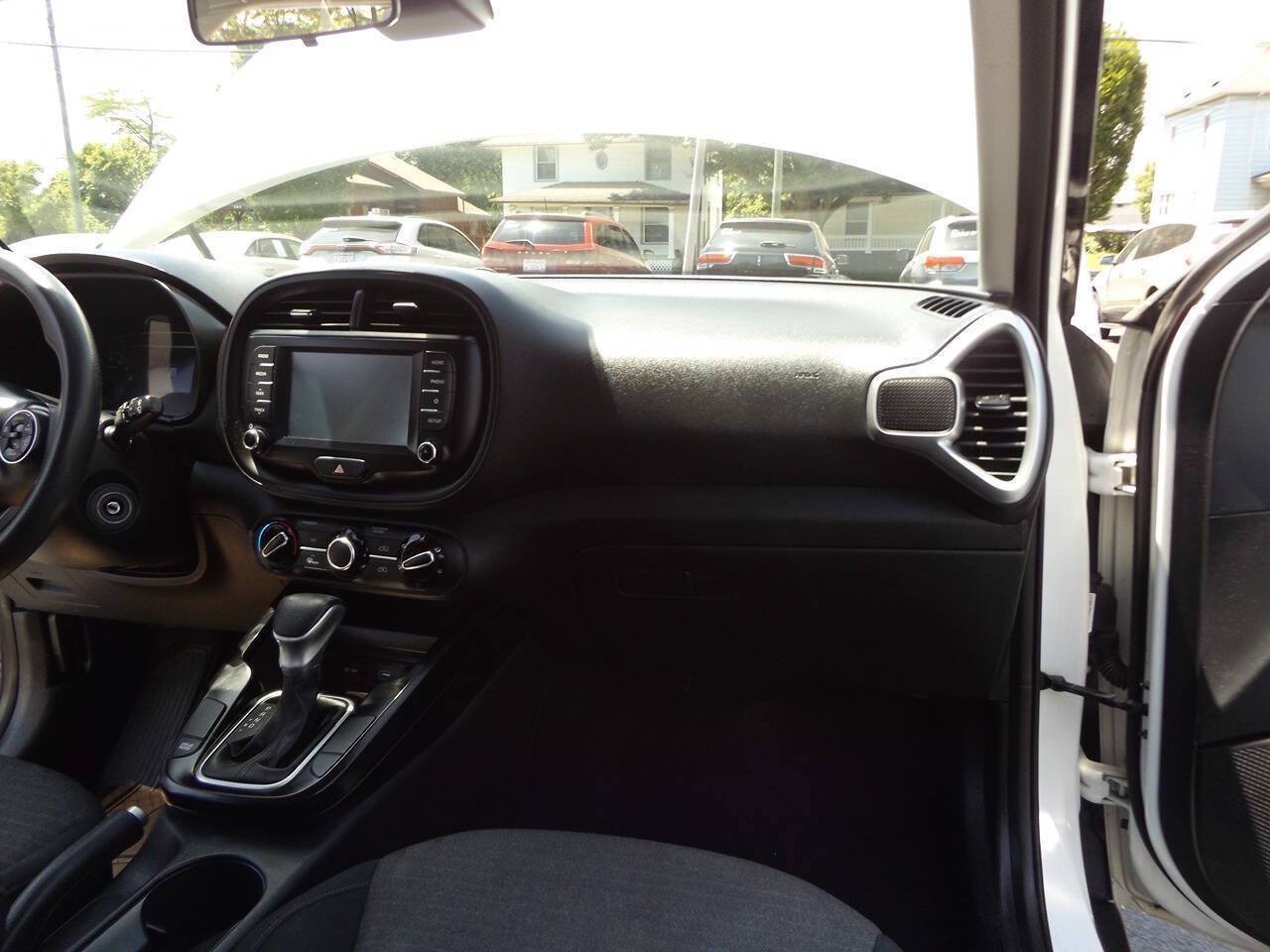 Used 2020 Kia Soul S FWD image 24