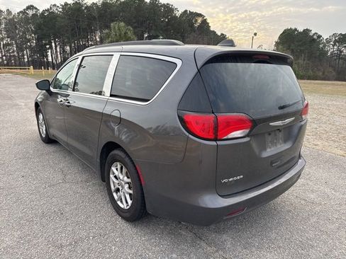 Used 2021 Chrysler Voyager Lxi image 4