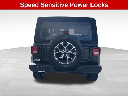 Used 2024 Jeep Wrangler Sport S image 4