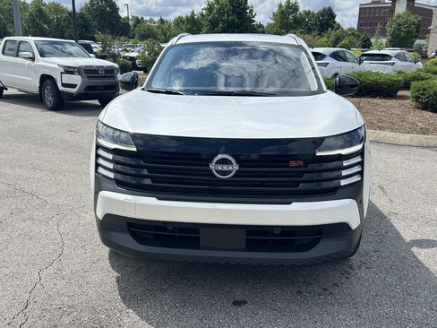 New 2026 Nissan Kicks SR w/ SR Premium Package FWD image 2