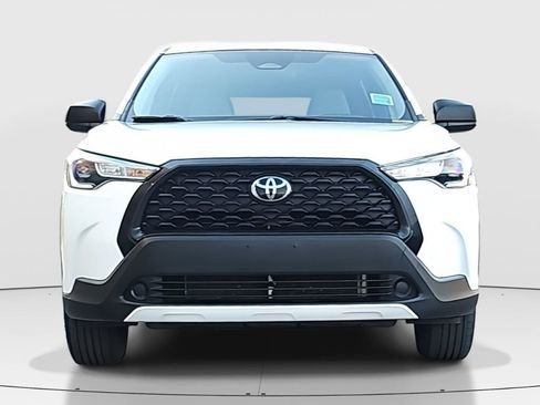 Used 2023 Toyota Corolla Cross L FWD image 2