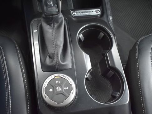 Used 2025 Ford Bronco Outer Banks AWD/4WD image 31