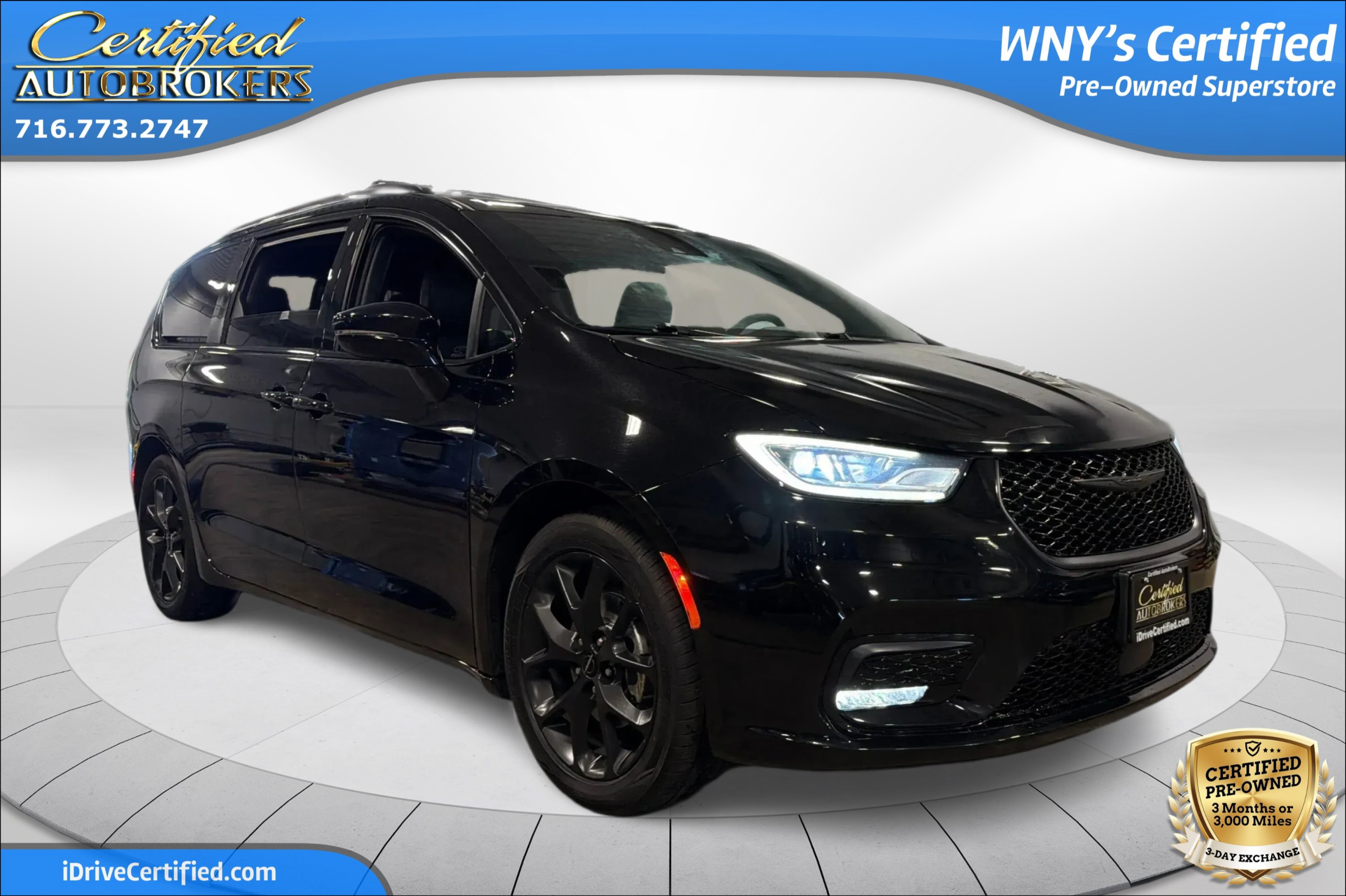 Used 2025 Chrysler Pacifica Limited FWD image 3