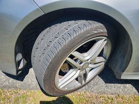Used 2014 Mercedes-Benz E 350 4MATIC Sedan image 9
