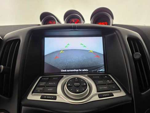 Used 2018 Nissan 370Z Touring RWD image 23