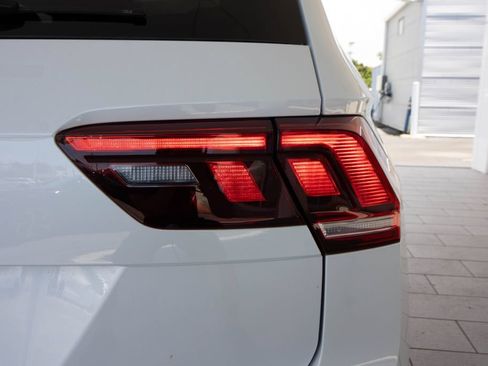 Used 2023 Volkswagen Tiguan SE R-Line FWD image 14