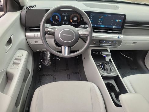 Used 2025 Hyundai Kona SEL FWD image 13