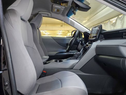 Used 2021 Toyota Venza LE AWD/4WD image 49
