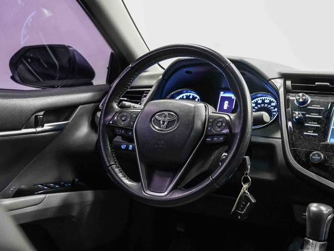 Used 2019 Toyota Camry SE w/ Carpet Mat Package FWD image 15