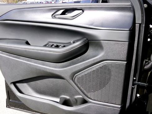 New 2025 Jeep Grand Cherokee L Altitude image 16