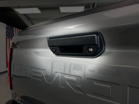 Used 2025 Chevrolet Colorado ZR2 w/ Technology Package AWD/4WD image 30