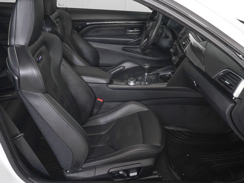 Used 2018 BMW M4 Coupe RWD image 8