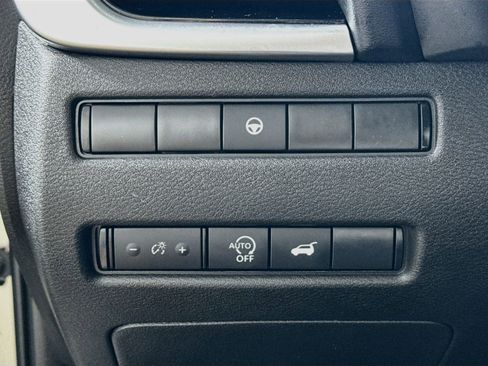 Used 2024 Nissan Rogue SL w/ SL Premium Package image 14