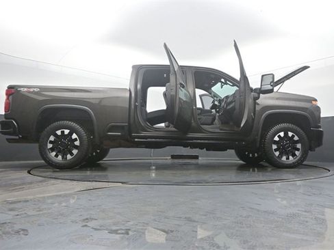 Used 2020 Chevrolet Silverado 2500 Custom w/ Custom Value Package image 61