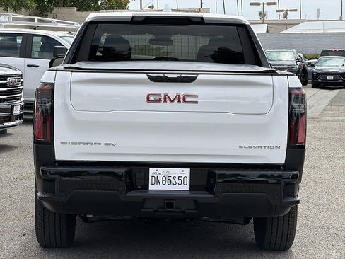 Used 2026 GMC Sierra EV Elevation AWD/4WD image 5