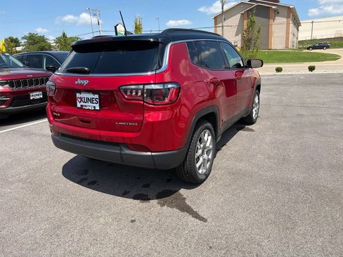 Used 2025 Jeep Compass Limited AWD/4WD image 11
