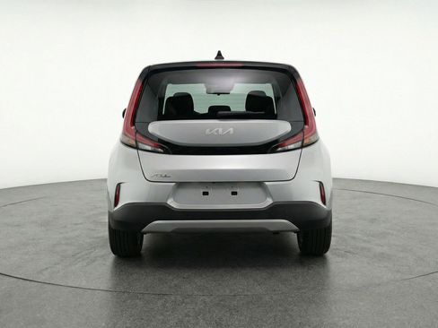 Used 2025 Kia Soul LX w/ LX Technology Package FWD image 7