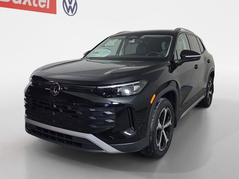 New 2026 Volkswagen Tiguan SE image 8