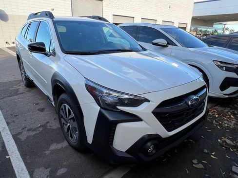 Used 2025 Subaru Outback Premium image 11